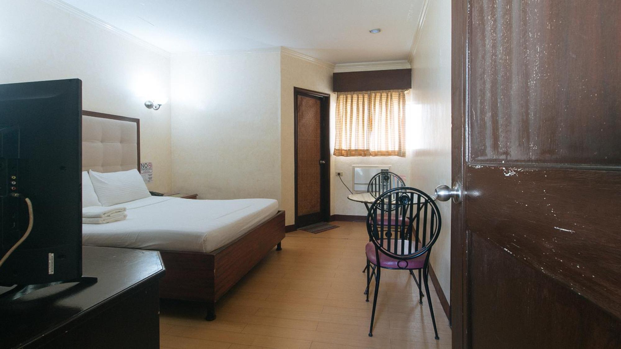 Bliss Hotel Dau Mabalacat Extérieur photo