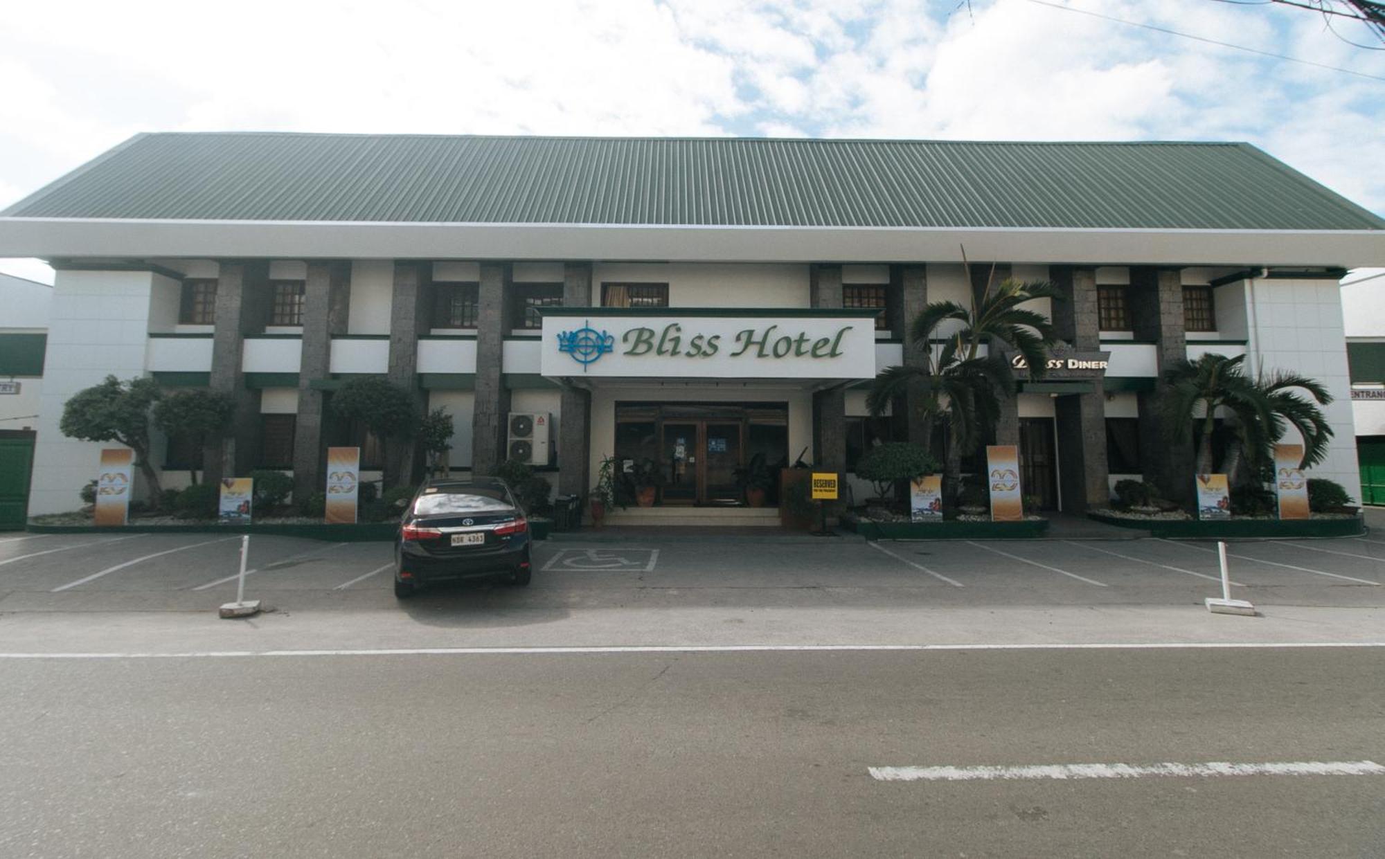 Bliss Hotel Dau Mabalacat Extérieur photo