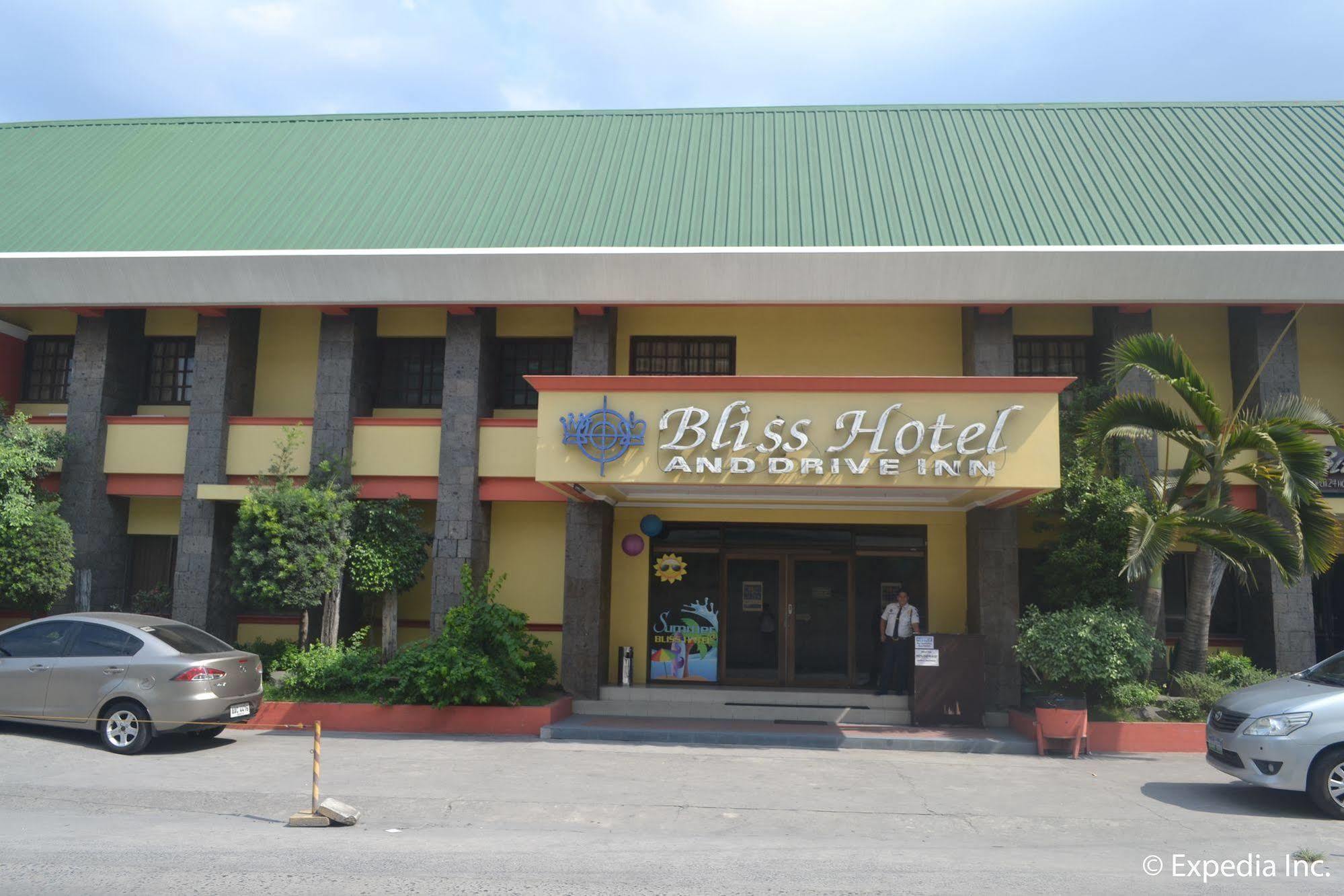 Bliss Hotel Dau Mabalacat Extérieur photo