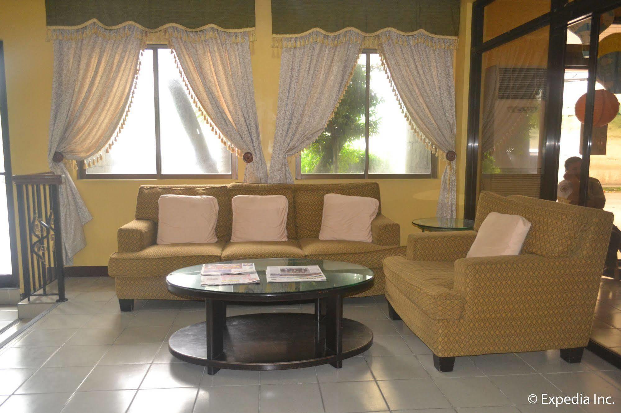 Bliss Hotel Dau Mabalacat Extérieur photo