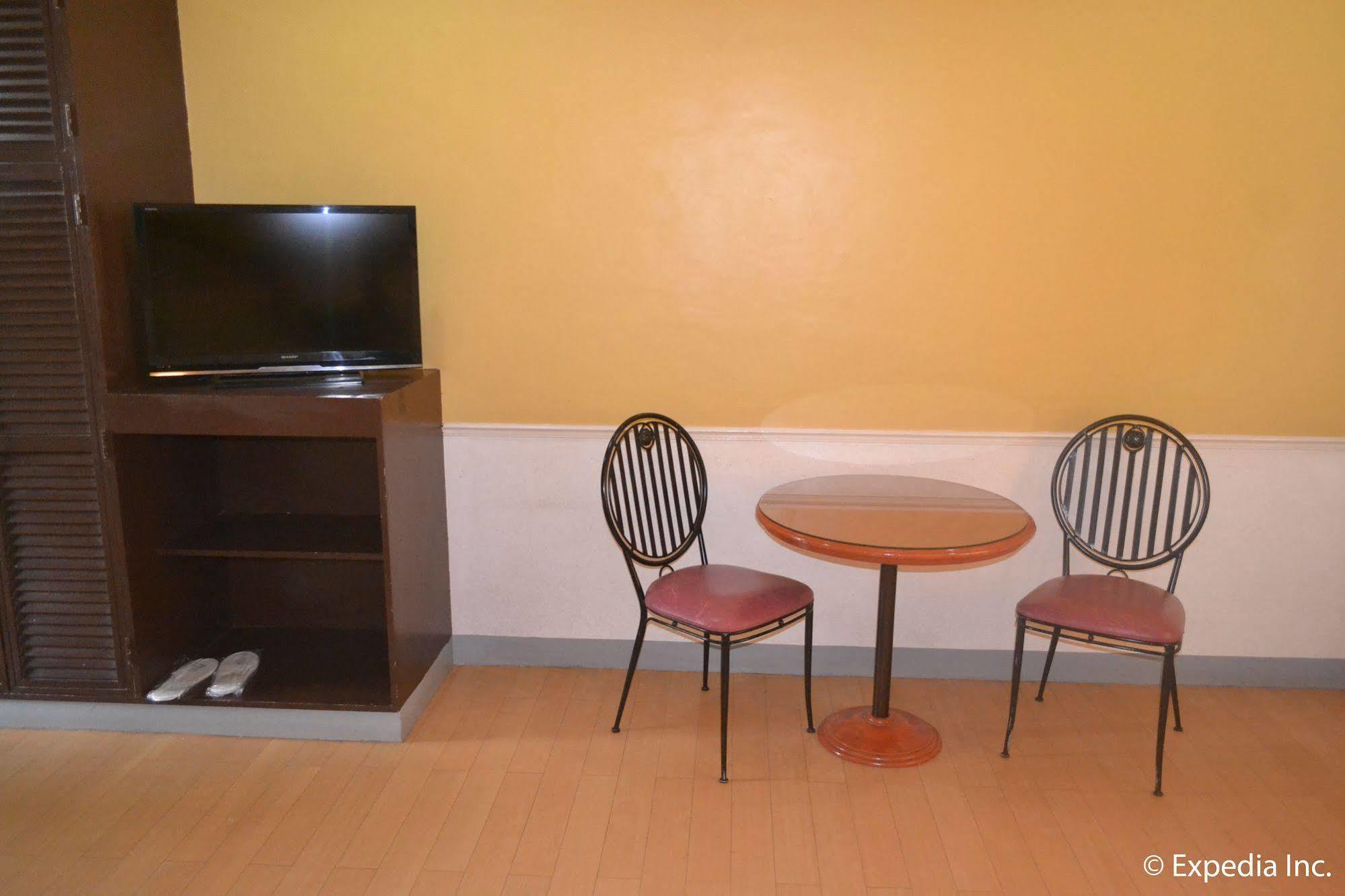 Bliss Hotel Dau Mabalacat Extérieur photo